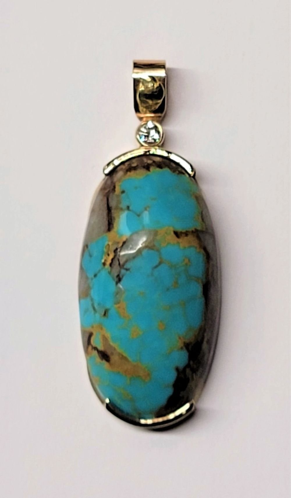 Dije de turquesa de Arizona, diamante y pepita de oro, oro amarillo 14K