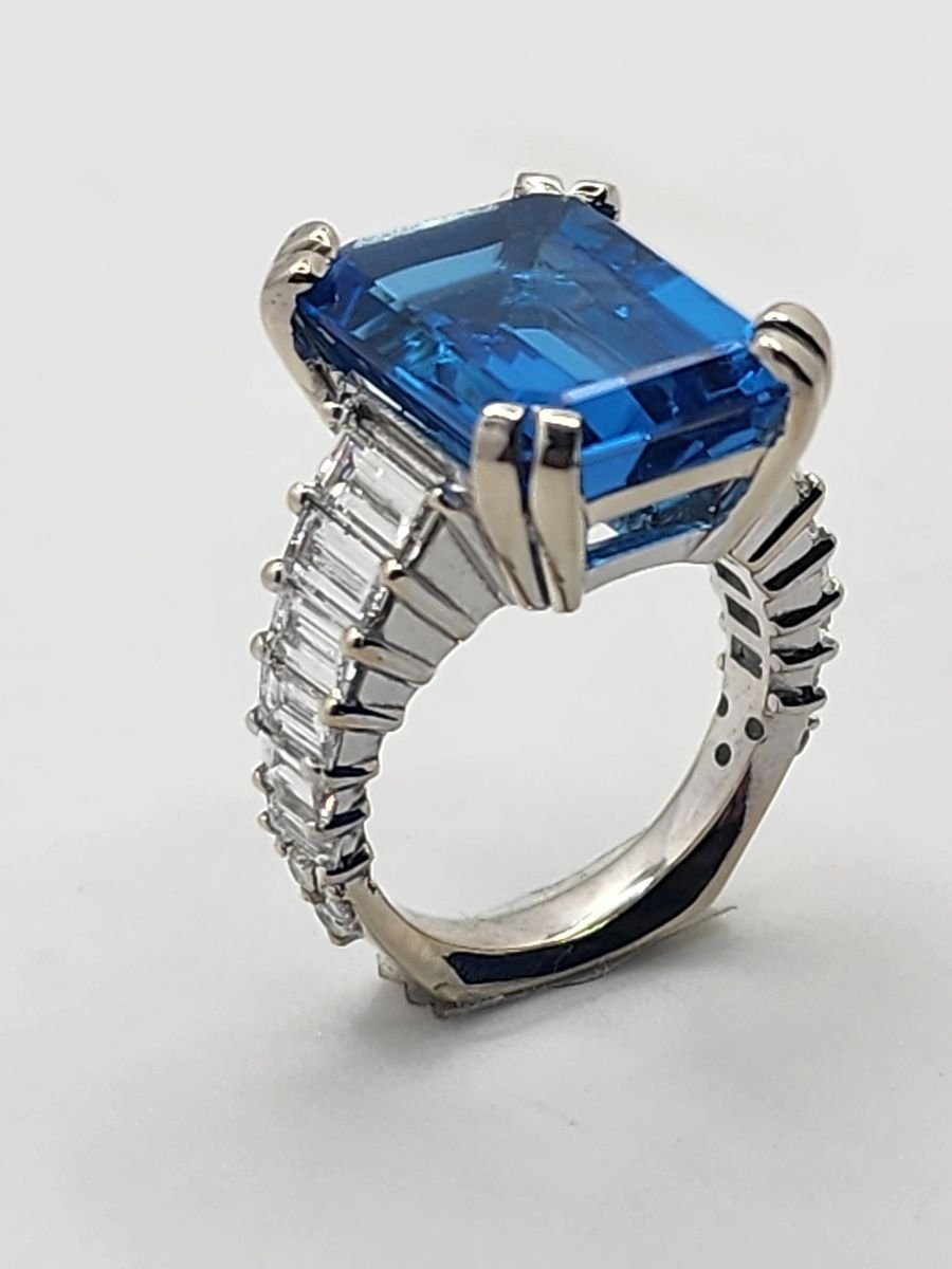 Blue topaz jewelry from Generations Jewelers in Galveston